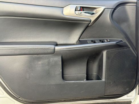 Used 2015 Lexus CT 200h w/ Navigation Package FWD image 14