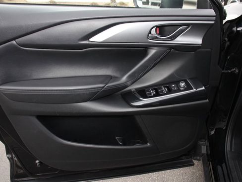 Used 2018 MAZDA CX-9 Touring image 19