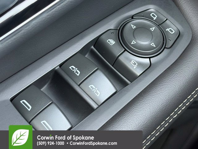 Used 2025 GMC Yukon Elevation AWD/4WD image 23