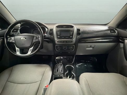 Used 2015 Kia Sorento LX FWD image 9