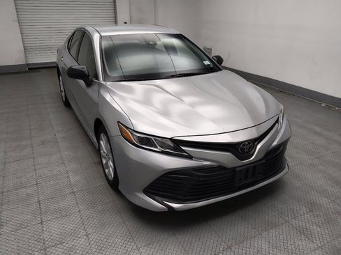 Used 2018 Toyota Camry LE image 13