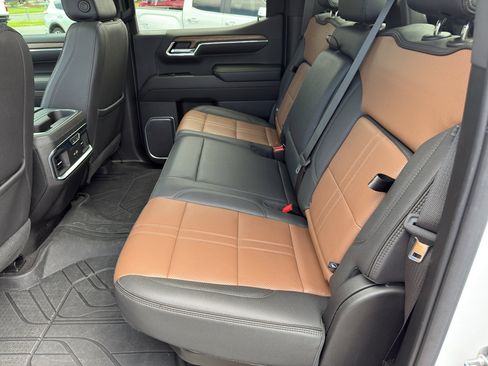 Used 2023 Chevrolet Silverado 1500 High Country w/ High Country Premium Package image 30