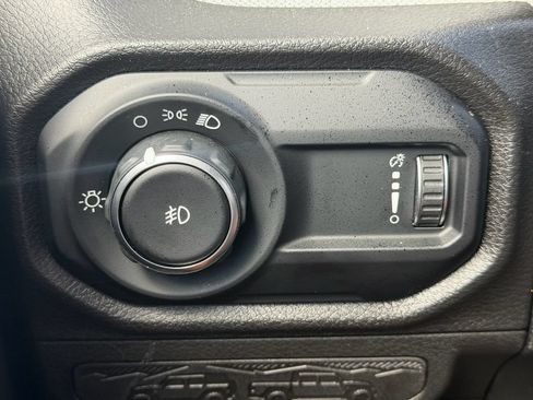 Used 2024 Jeep Wrangler Unlimited Sport AWD/4WD image 34