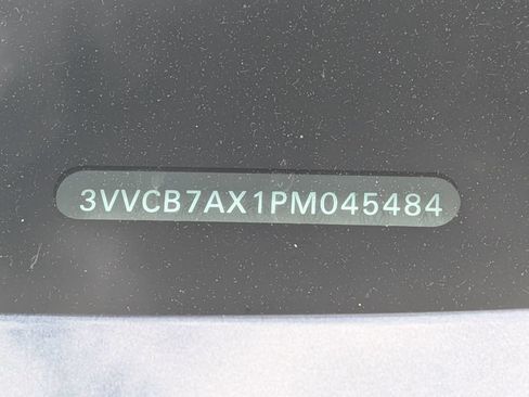 Used 2023 Volkswagen Tiguan SE R-Line FWD image 39