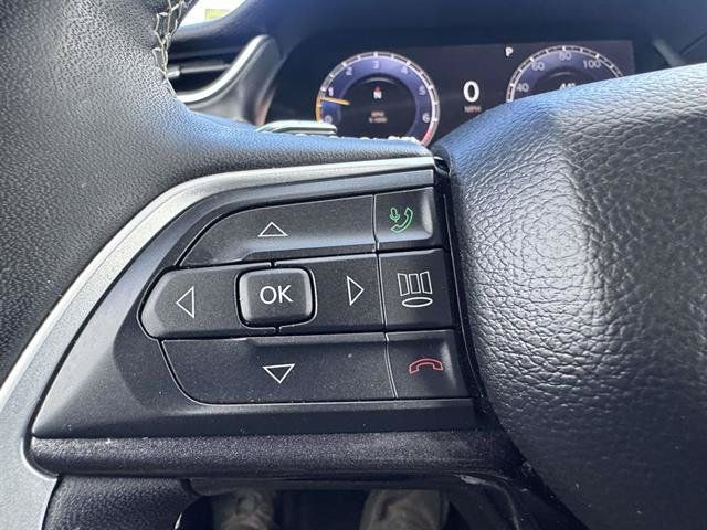 Used 2023 Jeep Grand Cherokee Laredo w/ Luxury Tech Group I AWD/4WD image 16