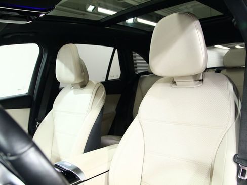 Certified 2023 Mercedes-Benz GLC 300 GLC 300 image 18