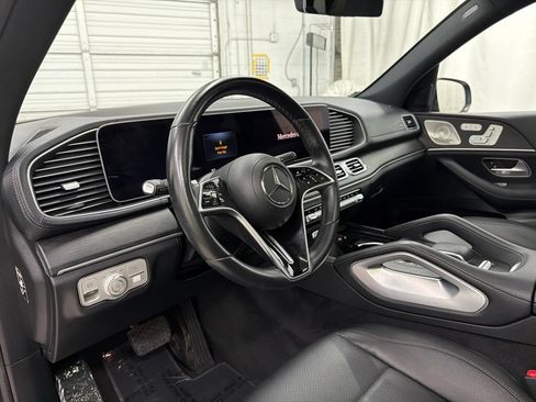 Used 2024 Mercedes-Benz GLS 450 4MATIC image 13