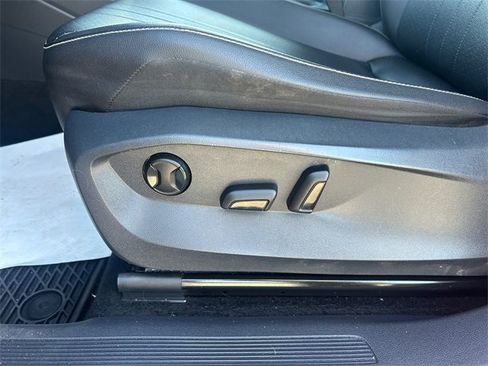 Used 2022 Volkswagen Tiguan SE image 19