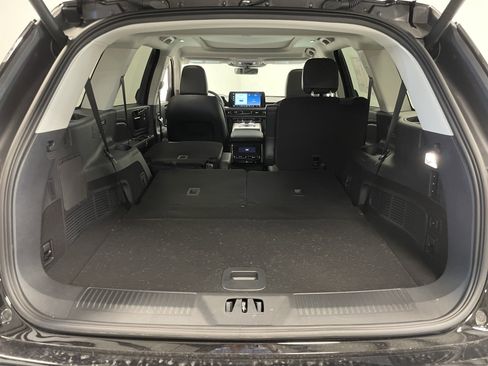 New 2025 Lincoln Aviator AWD w/ Equipment Group 101A image 29