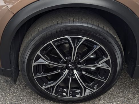 Certified 2025 MAZDA CX-70 Plug-In Hybrid w/ Premium Pkg image 8