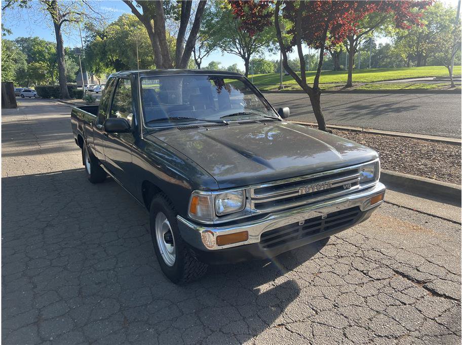 Used 1990 Toyota Pickup Deluxe RWD image 1