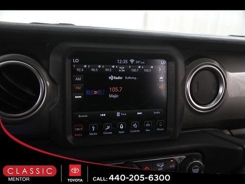 Used 2019 Jeep Wrangler Unlimited Sahara AWD/4WD image 9