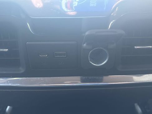Used 2022 GMC Sierra 1500 SLT w/ SLT Premium Package AWD/4WD image 21