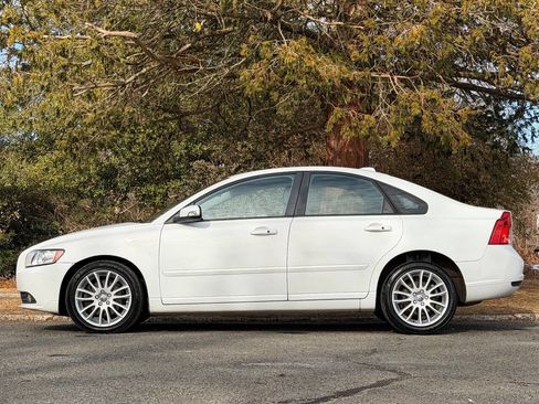 Used 2010 Volvo S40 2.4i image 2