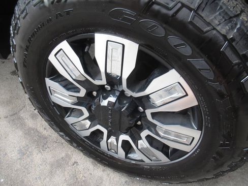 Used 2025 GMC Sierra 2500 Denali w/ Denali Reserve Package AWD/4WD image 15