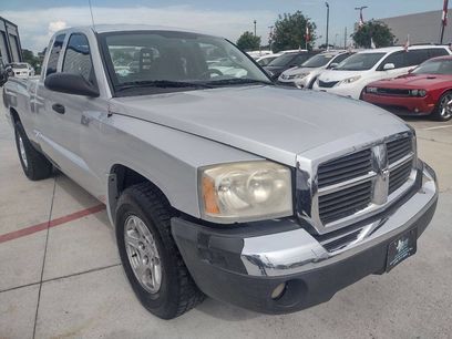Used 2005 Dodge Dakota SLT