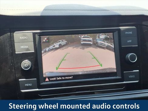Used 2024 Volkswagen Jetta SE FWD image 3