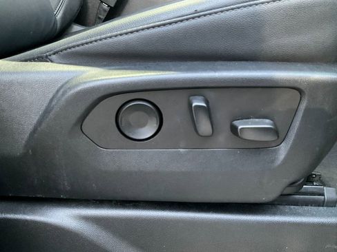 Used 2022 Chevrolet Tahoe Z71 w/ Z71 Off-Road Package image 23