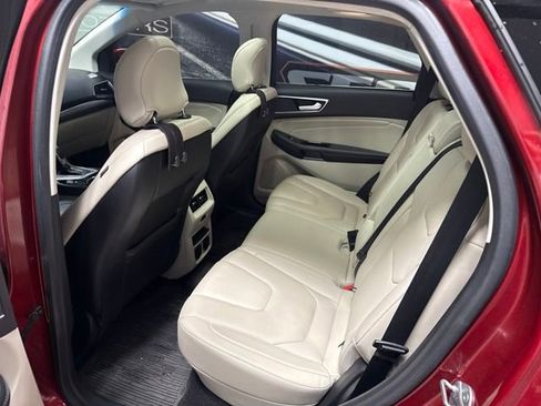 Used 2018 Ford Edge Titanium w/ Equipment Group 301A AWD/4WD image 12