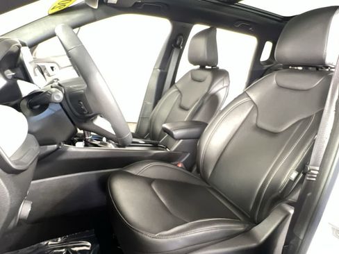 Used 2025 Jeep Compass Limited w/ Sun & Sound Group AWD/4WD image 20