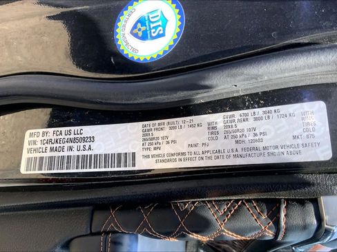 Used 2022 Jeep Grand Cherokee L Summit w/ Luxury Tech Group V image 29