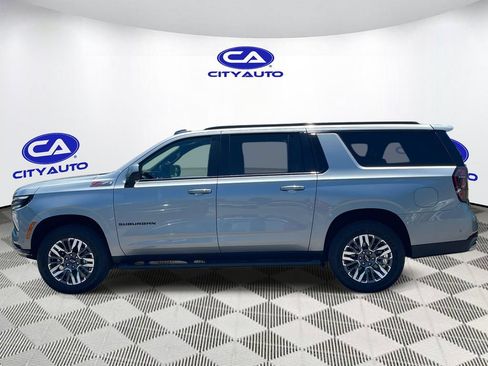 Used 2025 Chevrolet Suburban Z71 AWD/4WD image 8