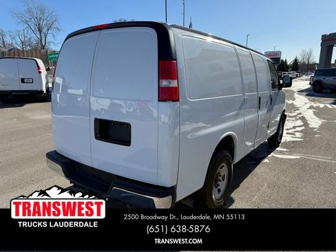 Used 2017 Chevrolet Express 3500 image 14