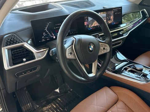 Certified 2024 BMW X7 xDrive40i image 9