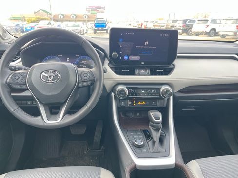 Used 2024 Toyota RAV4 Limited image 13