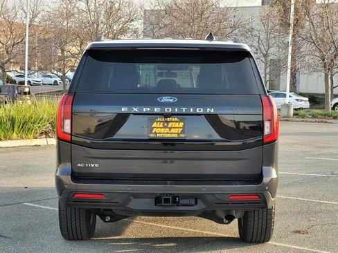 Certified 2025 Ford Expedition Active image 5