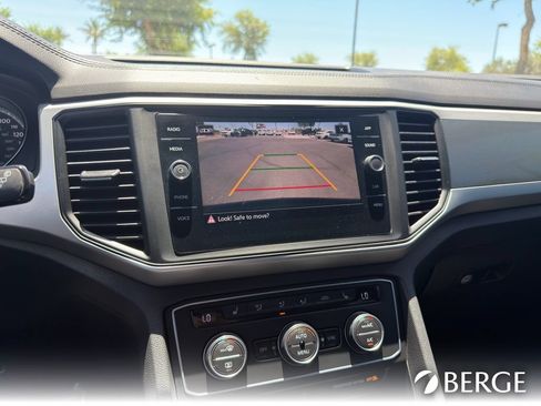Used 2021 Volkswagen Atlas Cross Sport SE w/ Panoramic Sunroof Package FWD image 21