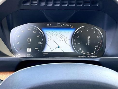 Used 2022 Volvo XC90 T6 Momentum w/ Climate Package image 25