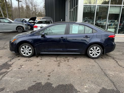 Used 2021 Toyota Corolla LE image 2