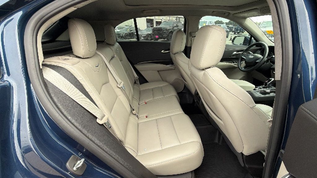 Used 2022 Cadillac XT4 Premium Luxury w/ Cold Weather Package FWD image 29
