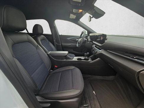 Used 2025 Buick Envista Preferred FWD image 20