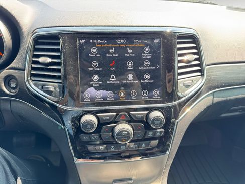 Used 2020 Jeep Grand Cherokee Limited AWD/4WD image 15