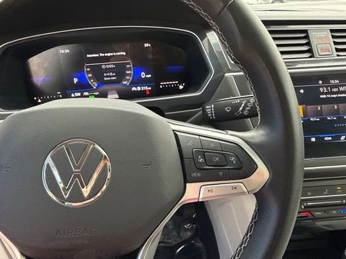 Used 2024 Volkswagen Tiguan SE FWD image 21