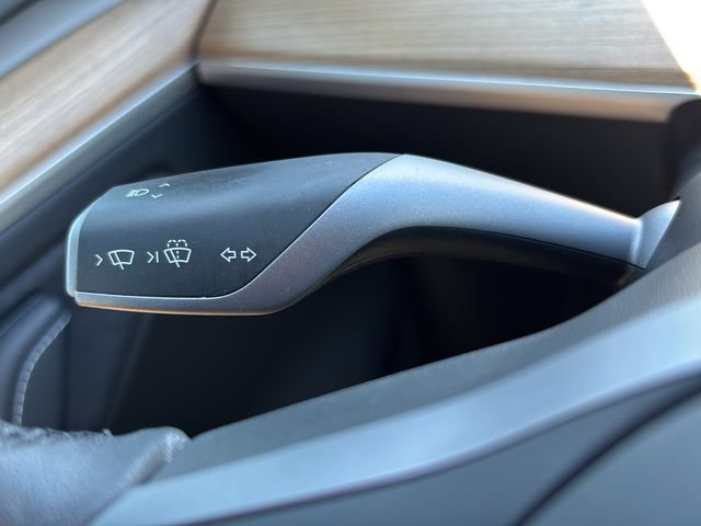 Used 2024 Tesla Model Y Long Range AWD/4WD image 22