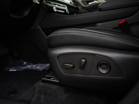 New 2026 Chevrolet Traverse LT w/ Midnight/Sport Edition image 19