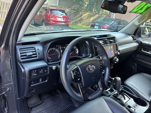 Used 2020 Toyota 4Runner Venture w/ Moonroof Package AWD/4WD image 18