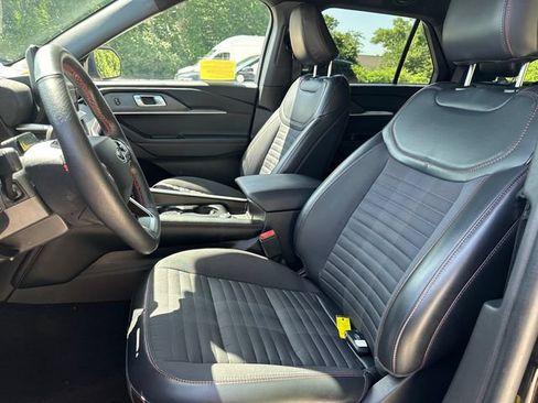 Certified 2025 Ford Explorer ST-Line w/ ST-Line Street Pack AWD/4WD image 40