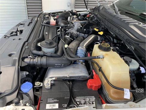 Used 2017 Ford F250 Lariat w/ Lariat Ultimate Package AWD/4WD image 14