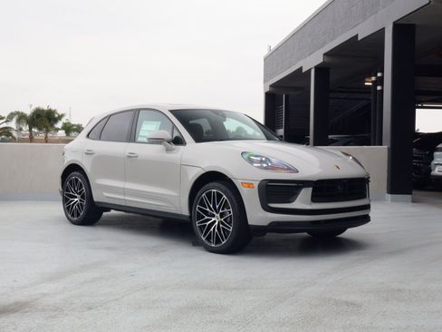 New 2026 Porsche Macan AWD/4WD image 7