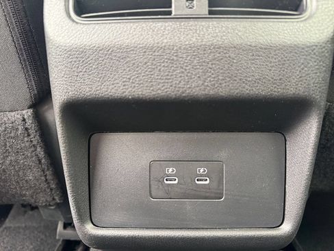 Used 2025 Nissan Rogue SV FWD image 15
