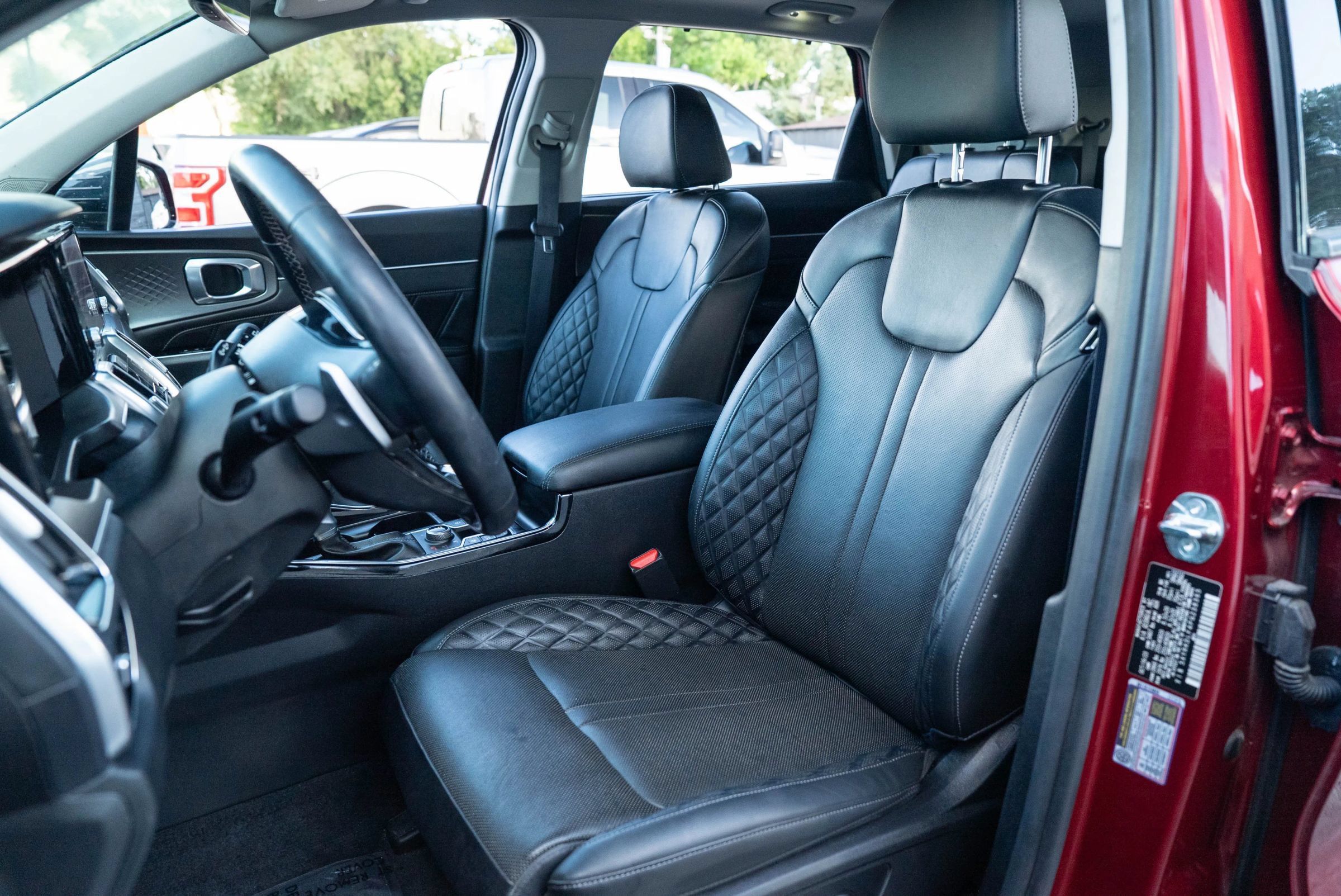 Used 2023 Kia Sorento SX AWD/4WD image 17
