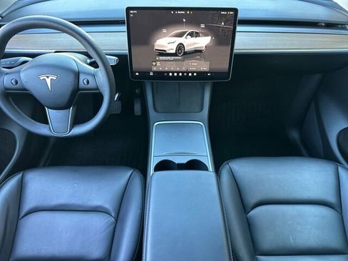 Used 2024 Tesla Model Y Long Range image 16
