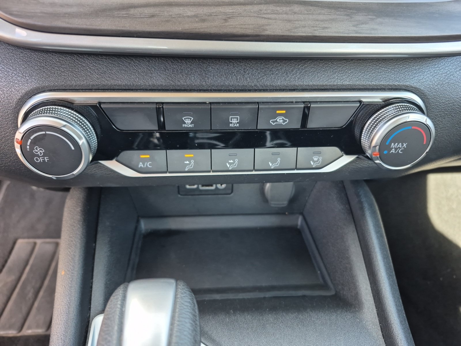 Used 2025 Nissan Altima 2.5 SV FWD image 30