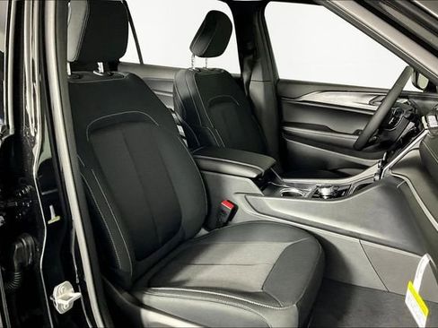 New 2025 Jeep Grand Cherokee L Laredo w/ Luxury Tech Group I image 12