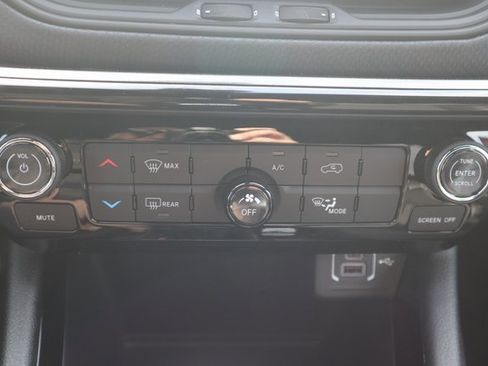 New 2026 Jeep Compass Latitude image 12