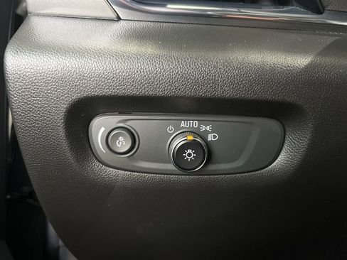 Used 2023 Chevrolet Traverse LT AWD/4WD image 4